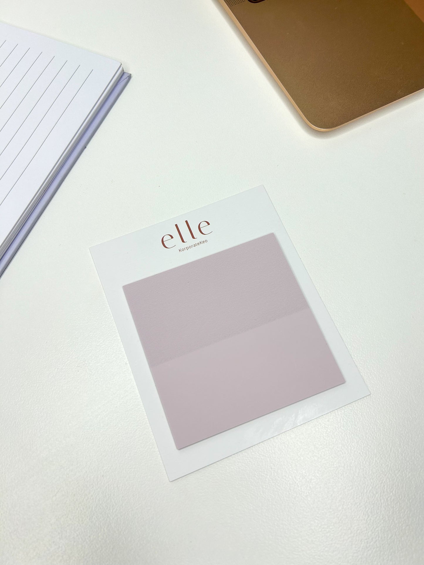 Elle sticky notes